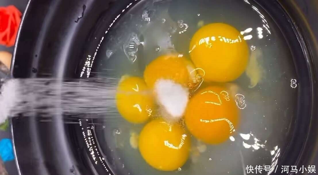 简单|蒸鸡蛋糕看似简单,但是一不小就蒸老了,注意2点保证鲜嫩又营养