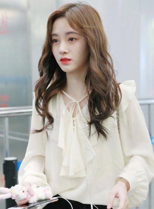 变得|像唐嫣像鞠婧祎就是不像自己，她的脸变得是连林俊杰都认不出