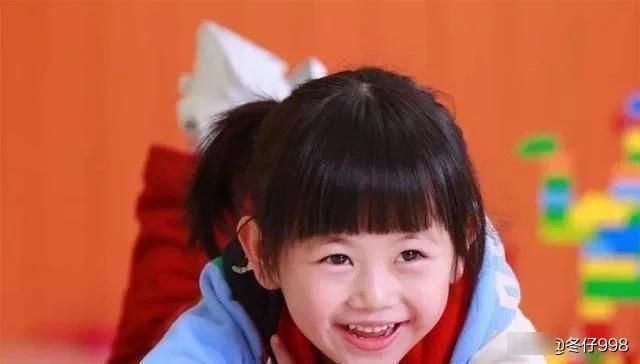 妈妈|男孩公交车上被乘客暴摔，你妈妈不打你，这世界会打你