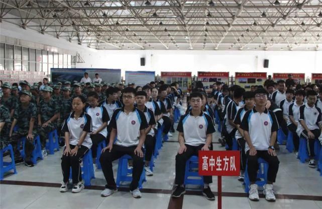 资助|【现场】恒富集团斥资七十余万资助贫困学生…