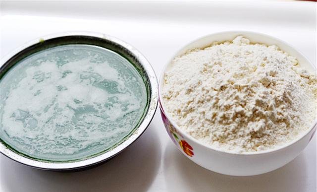  好吃|凉皮最简单的做法，不揉面不洗面，10分钟就做好，劲道好吃超开胃