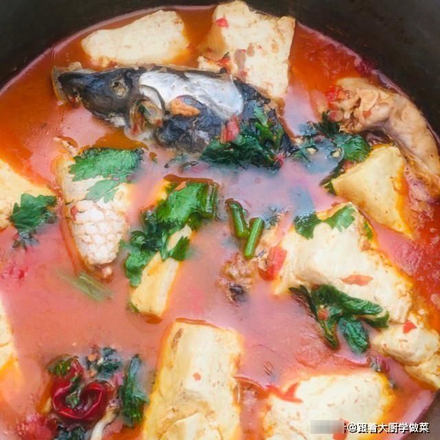 鲤鱼|鲤鱼炖豆腐,鲜香味美,好吃又补钙