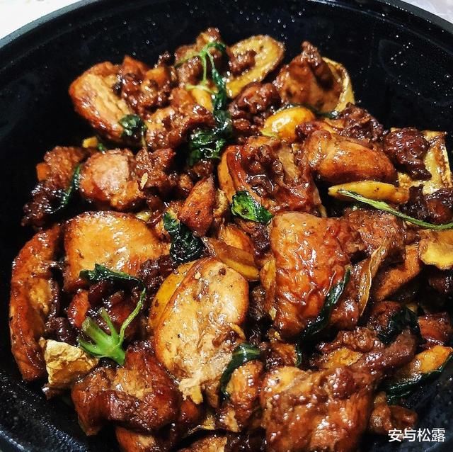  地道|台式三杯鸡，香甜鲜嫩，自己做超简单，不去餐厅也能吃到地道美食
