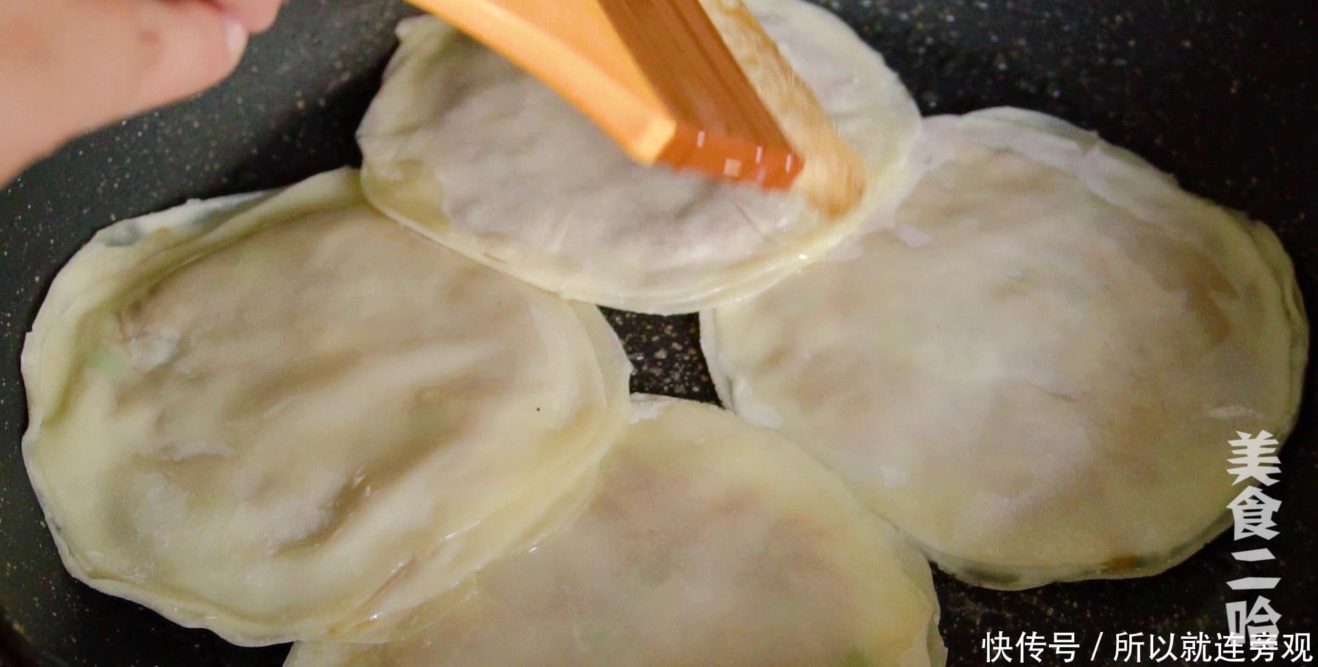  懒人|烙肉饼时，试试这个懒人做法，不用和面，松软千层香得流油