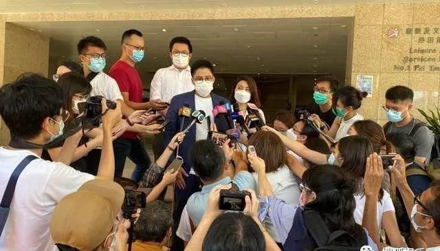  日报|娱乐日报|毛晓彤新恋情曝光？金晨汪汐潮再被拍？孟佳solo倒数第一？