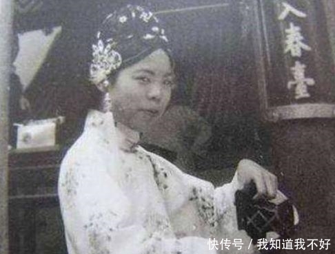 丈夫|她与丈夫登报离婚，后嫁仓库保管员，临终前，丈夫才知她真实身份