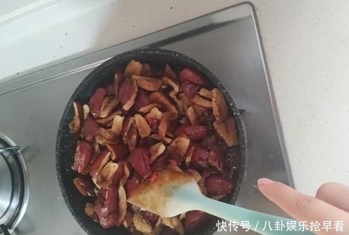 白发|白发最怕这食物,做一锅能吃1个月,头发乌黑有光泽,白发变少了