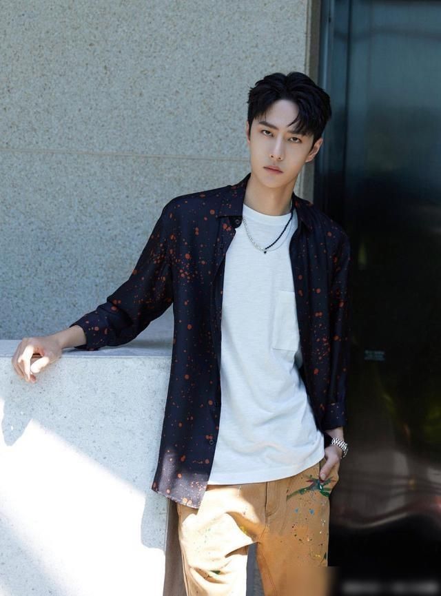  王一博|绝了！王一博《街舞3》舞台人气高，“高冷”形象全不在？