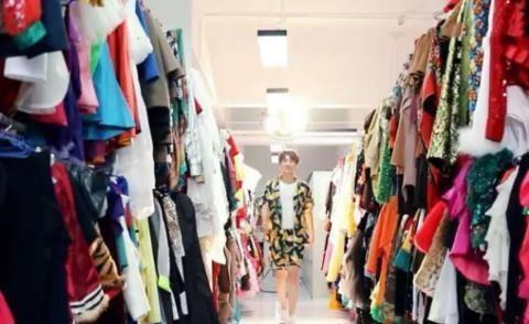  衣服去哪儿|《快本》已经广播23年了，每一期都穿着不同的衣服