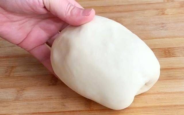 加勺|做手擀面时,和面只加水是不对的,加勺它,面条劲道爽滑不粘连