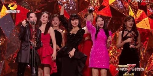  质疑|《乘风破浪的姐姐》成团之夜嘉宾真唱，姐姐们被质疑假唱，这样合适吗？