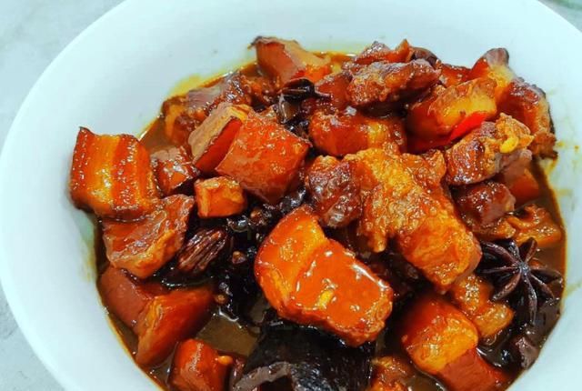 加料酒|做红烧肉时,加料酒煮肉是大忌,多加这2样,肉质软烂不油腻