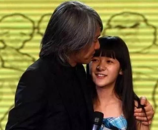  周星驰|周星驰成名后只给4人当过配角，其他3个都成巨星，唯独他最不争气