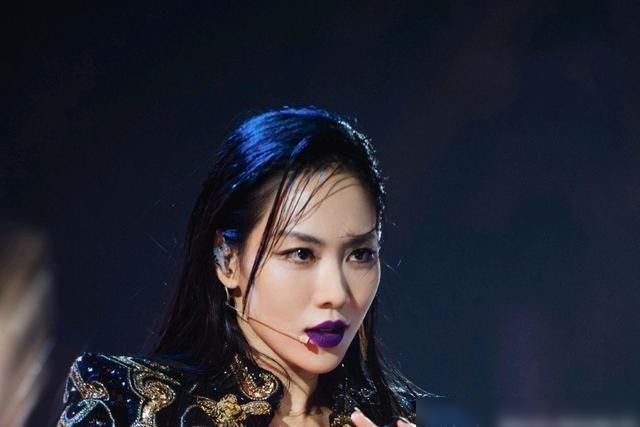  舆论|《乘风破浪》成团名单被爆，5人团变7人团，万茜因舆论主动脱团