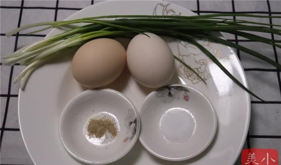  抢光|吃了半辈子鸡蛋，这种做法还是头一回见，营养高蛋白，上桌就抢光