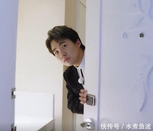 友们都觉得|奔跑吧先导片节目组只给郑恺baby备注,看清称号太会避嫌了