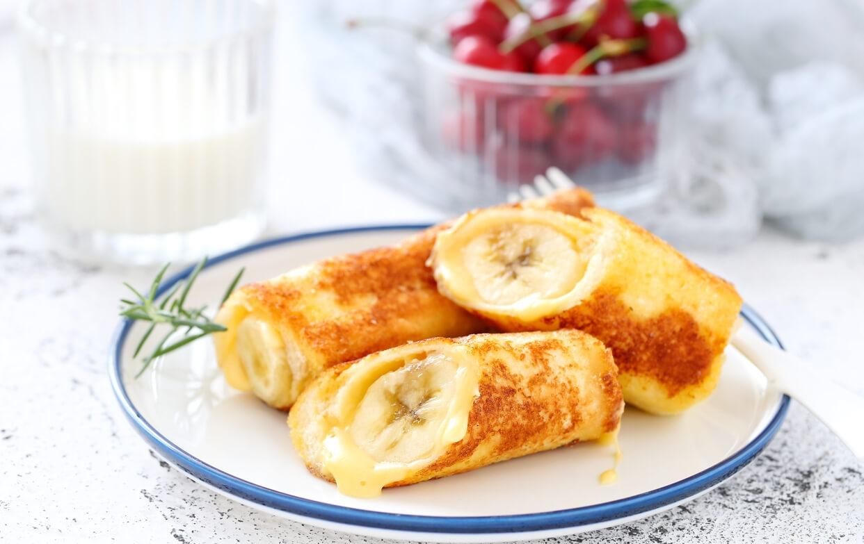 上桌|剩吐司别丢掉,做成快手营养早餐,五分钟就上桌,咬一口还爆浆!