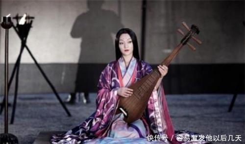  抢走|八国联军抢走一副无名女鬼图，后无偿归还，网友：这画越看越渗人