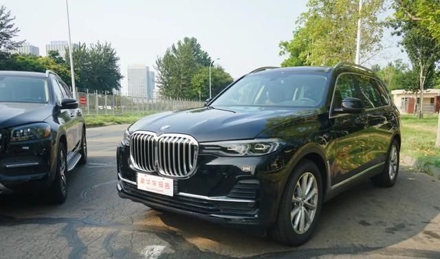  车主大人们|都说宝马X7是好车，为啥最后却买了奔驰GLS？真实车主一语道破