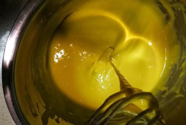  电饭煲|没有烤箱也能做蛋糕，一口电饭煲，不用水不用油，搅搅就出锅