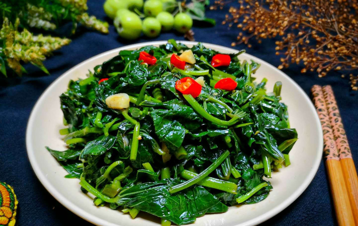  叶子|这菜，不懂吃叶子就亏了，清脆鲜嫩，常吃视力好，简单一拌特开胃