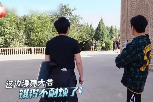  玩游戏|同样玩游戏，《极挑》导演组比《跑男》就是会玩！这个后路太机智