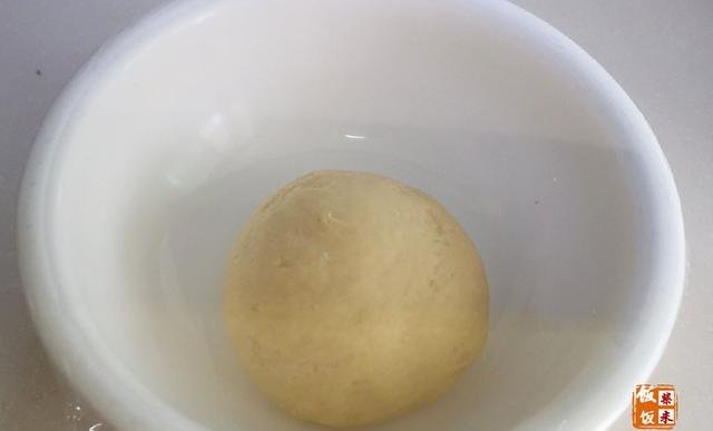 醒发|1碗面粉,2个鸡蛋,不用一滴油,做出香甜松软面包饼,放凉不会硬