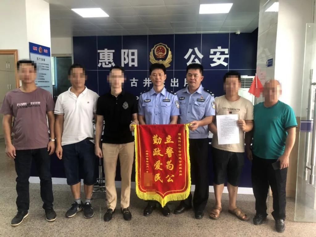  喝醉酒|一男子喝醉酒用钥匙把五辆车都刮花了！