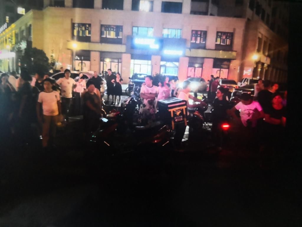  外卖|快讯丨象山石浦一外卖小哥酒驾撞人，还打人骂人…