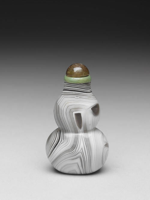 拿乎|台北故宫新展“士拿乎”：方寸间的鼻烟壶与清宫微型艺术