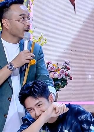  花絮|《天天向上》花絮，王一博掩面笑趴下，汪涵一个动作实力宠弟