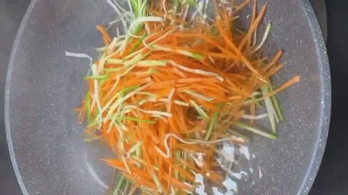 担保|炸萝卜丸子的技巧，满足3个条件，担保外焦里嫩咸香酥脆