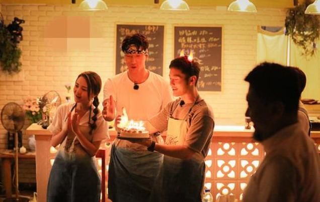  一目了然|《中餐厅4》开录，赵丽颖李浩菲齐聚菜市场，谁更受重视一目了然