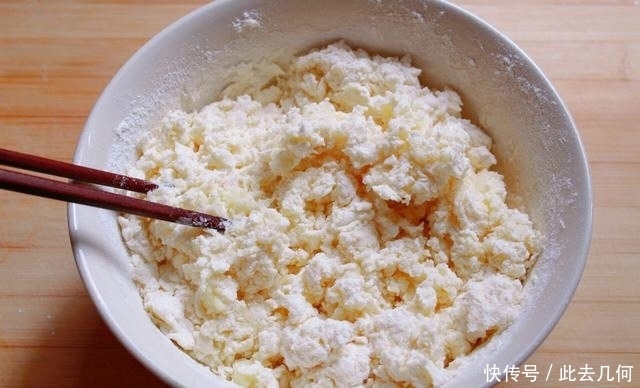 春饼|这饼一锅可出16张,比纸还透亮,柔软筋道,卷啥都好吃,简单易学