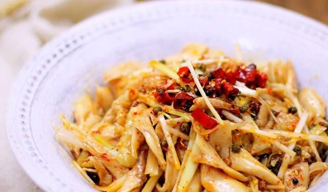  煲汤|入伏了，鸡肉别再煲汤了，煮一煮拌一拌，鲜香美味，全家都爱吃