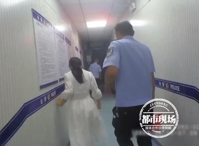 没白|“这十几年没白等” 初中时暗恋的女神突然来撩，小伙欣喜若狂……