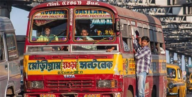  发电|印度人表示，公交车领先中国20年，坐一次一毛钱，用牛粪发电