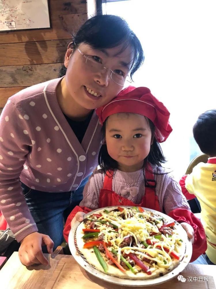  体验|寓教于乐，萌娃动手体验食物来之不易