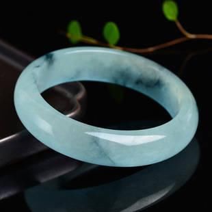 翡翠|翡翠为什么这么受欢迎?翡翠的文化你知道吗