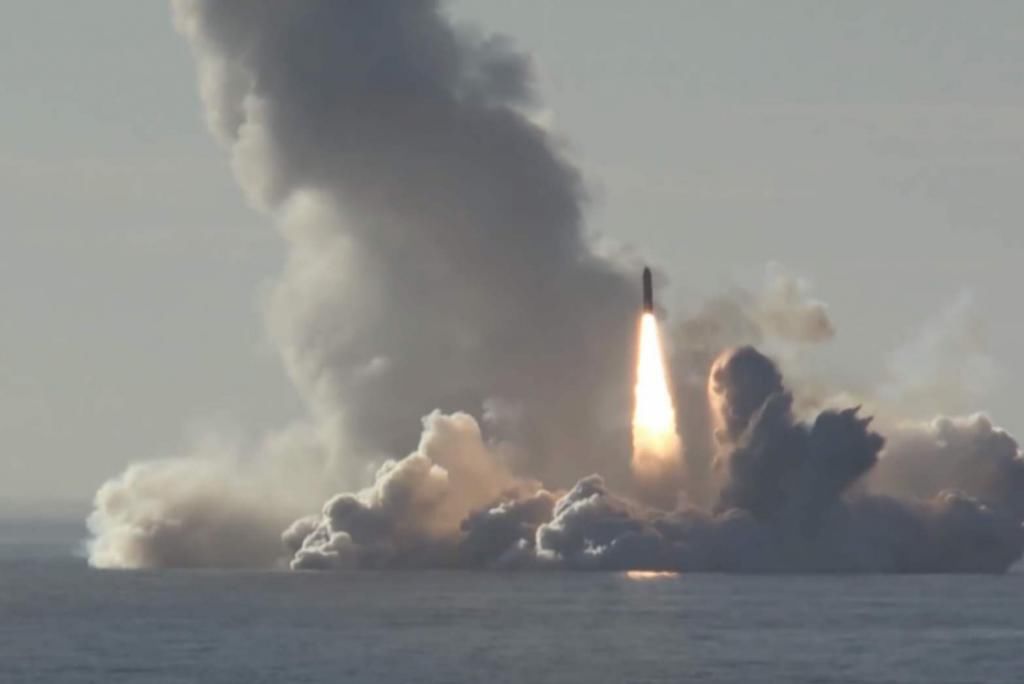  迎来|两艘核潜艇勇闯美国近海，32枚洲际导弹待命，美国迎来强力警告