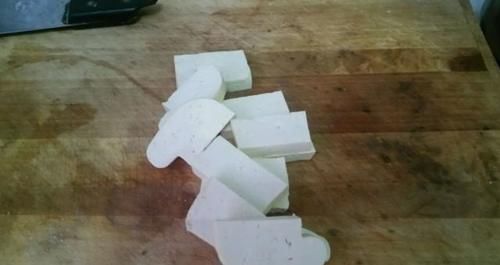 后把|1把平菇，1块豆腐，简单的家常菜，味道营养不输大鱼大肉