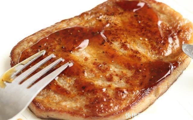 腌制|煎牛排好吃有诀窍,牢记这几步,牛排鲜嫩入味不塞牙,超好吃