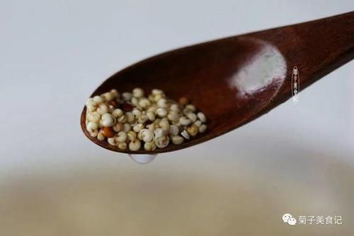 简单|在家自制芒果藜麦沙拉,常吃增强抵抗力,简单易学别错过