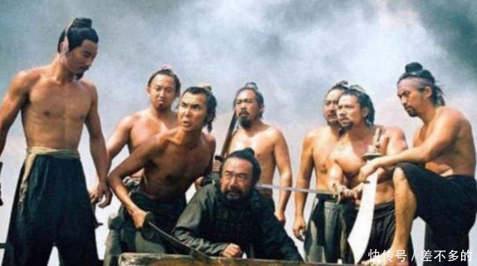 龙袍|此好汉偷喝皇帝御酒, 私穿龙袍兜风, 为何最后还得了善终!