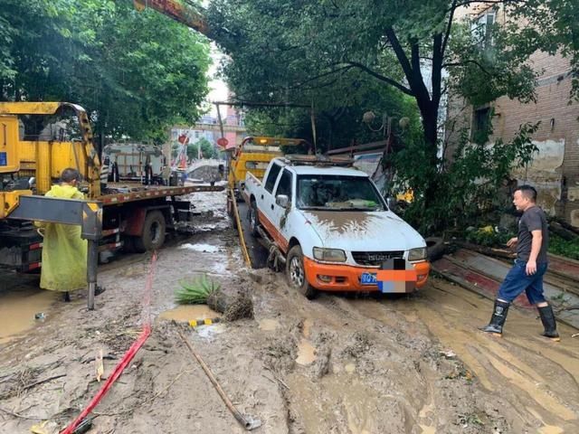  华安保险|车辆遭遇山洪灾害，理赔该怎么办？