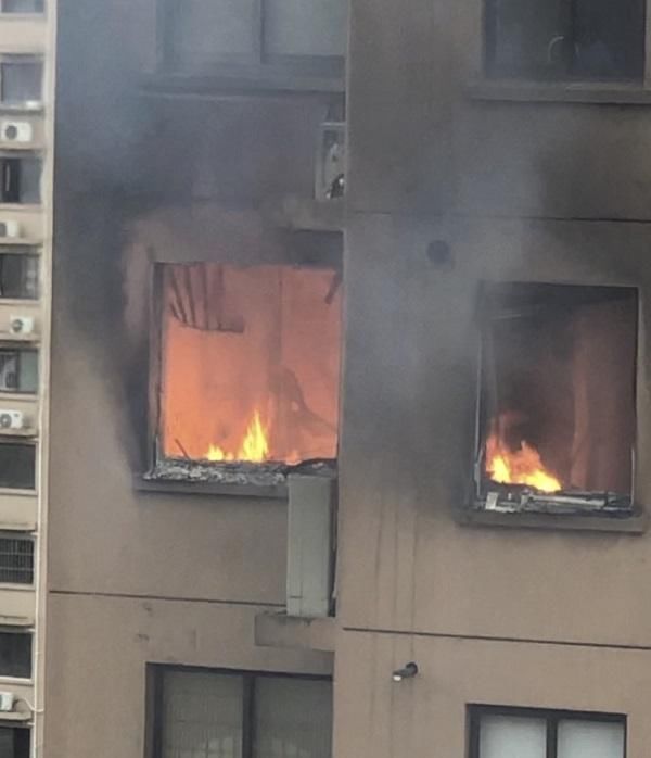  人员伤亡|闵行区一高层住宅突发火灾 房屋正装修无人员伤亡