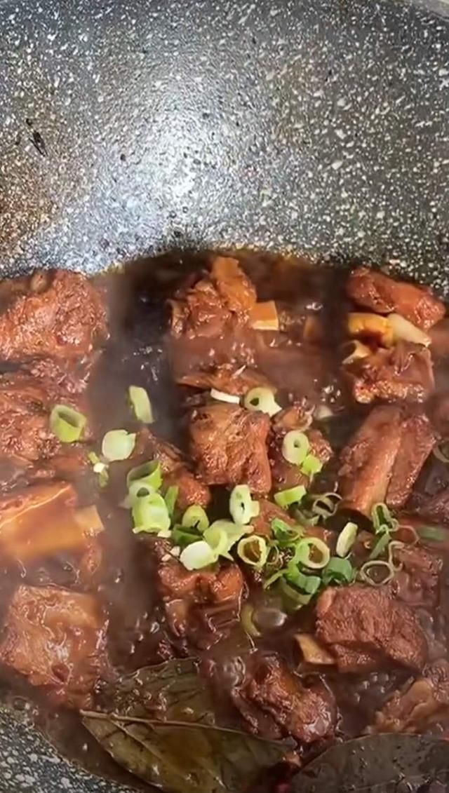 倒入|周末菜谱系~秘制排骨，入秋滋补菜系，回味无穷