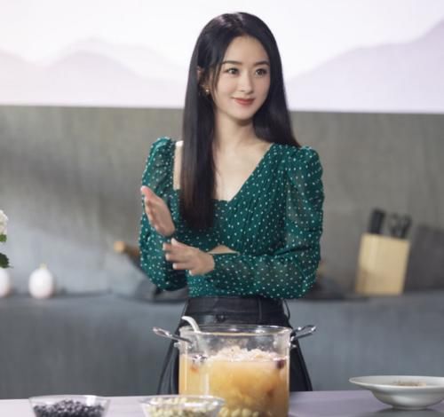  中餐厅|赵丽颖拍中餐厅宣传片，煮银耳汤却忘记放糖，网友：担心的事情还是来了