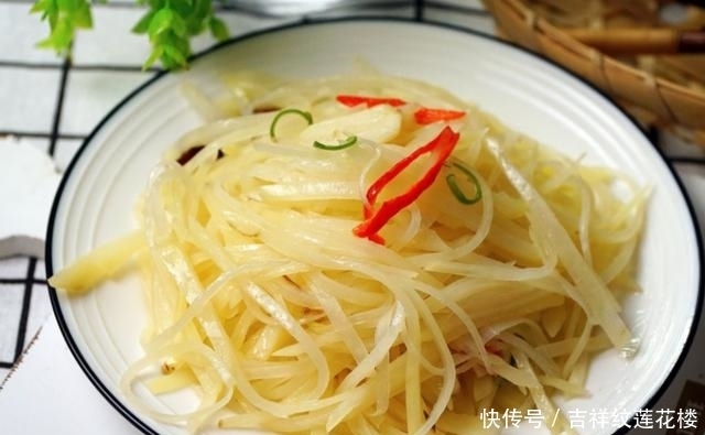 脆嫩|炒土豆丝，先放醋还是后放醋？教你正确做法，土豆脆嫩酸爽不粘锅