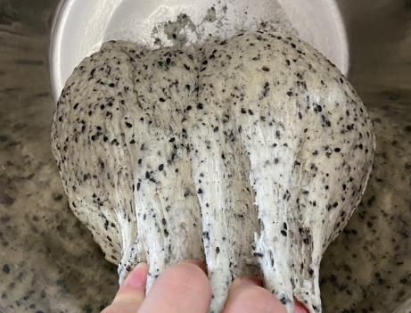 黑豆黑芝麻馒头|9月，我家常吃黑芝麻黑豆馒头，暄软又细腻，每天坚持吃身体棒